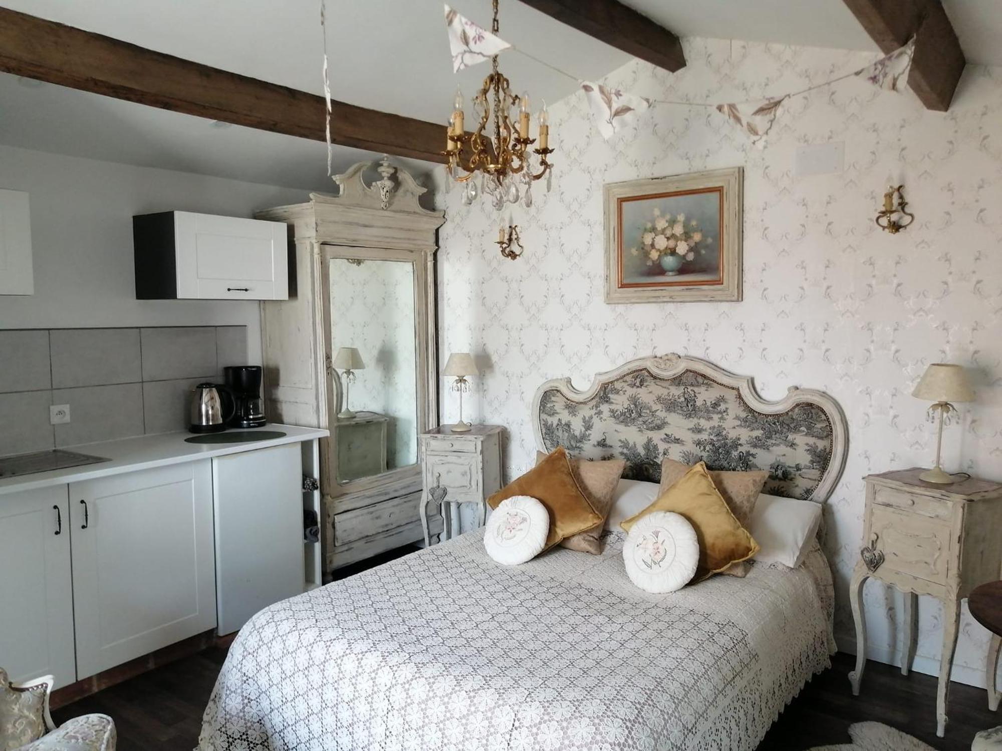 Gatekeepers Cottage Tiny House, Taize, Deux-Sevres, Velo Francette Exterior photo